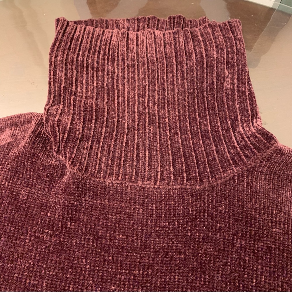 Sweater - Picture 4 of 10
